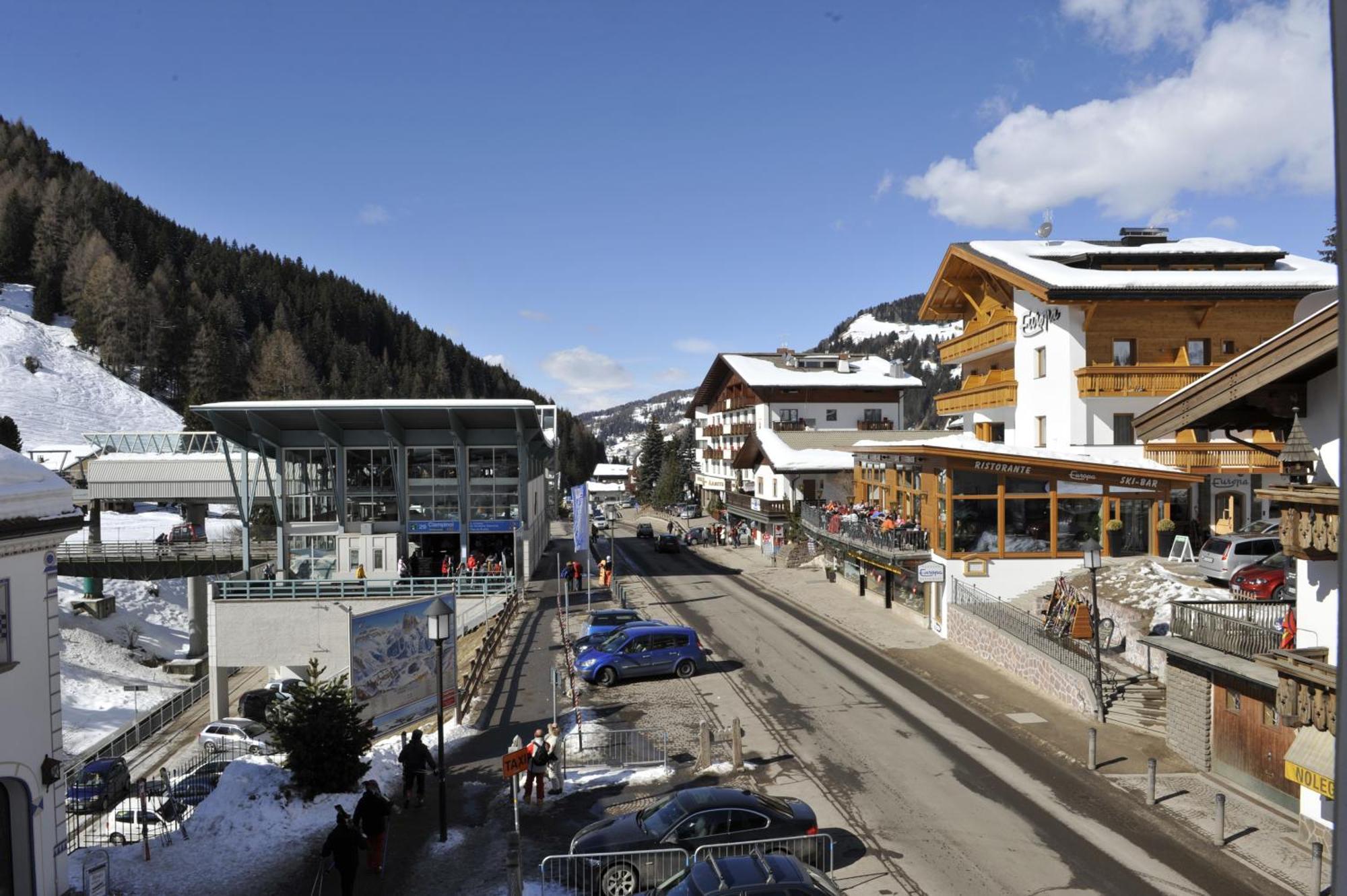 Hotel Europa Dolomites 셀바디발가르디나 외부 사진